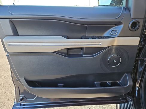 Used 2024 Ford Expedition Max Limited image 23