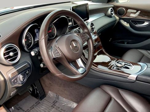 Used 2018 Mercedes-Benz GLC 300 4MATIC image 17