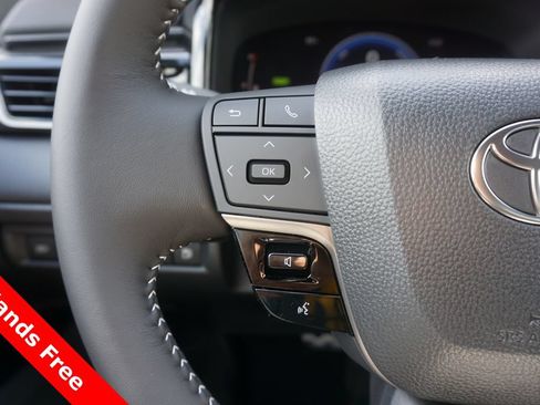 New 2026 Toyota Camry SE FWD image 4