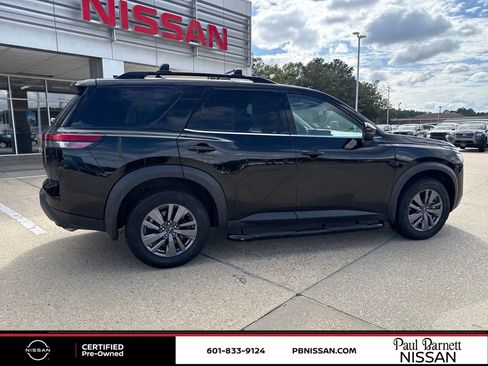 Certified 2024 Nissan Pathfinder SV image 14