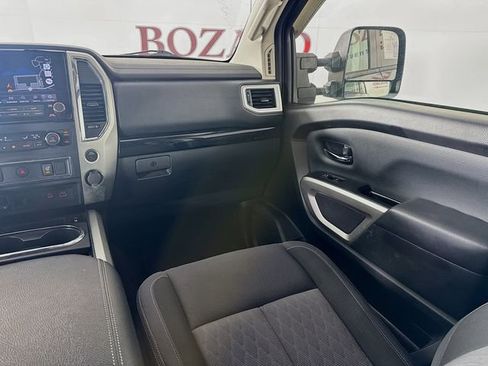 Used 2021 Nissan Titan SV w/ SV Convenience Package image 27