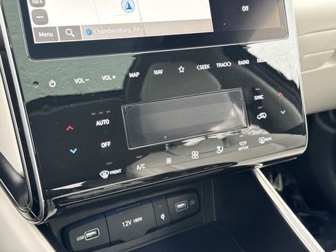 Certified 2024 Hyundai Tucson Limited AWD/4WD image 7
