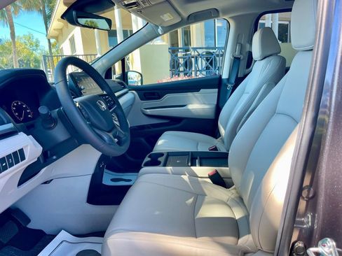 Used 2025 Honda Odyssey EX-L image 11