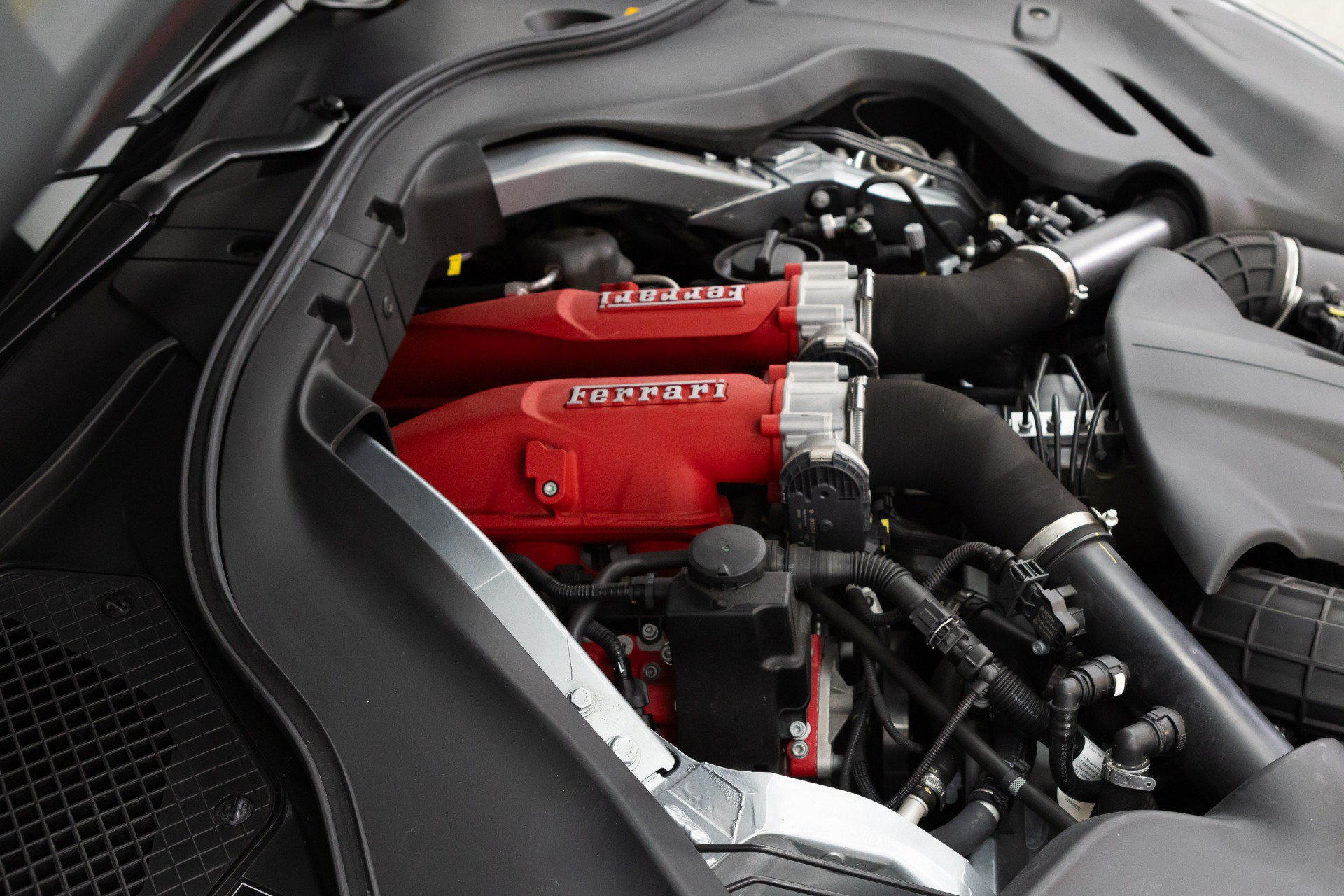 Certified 2019 Ferrari Portofino RWD image 91
