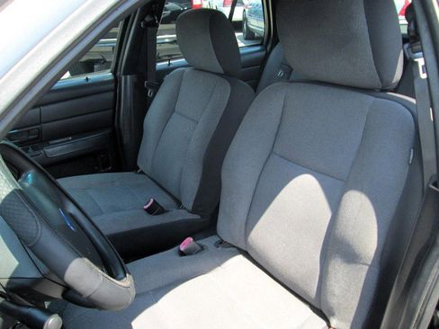 Used 2011 Ford Crown Victoria Police Interceptor w/ Radio Suppression Pkg image 5