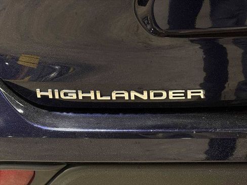 Used 2022 Toyota Highlander XLE image 27