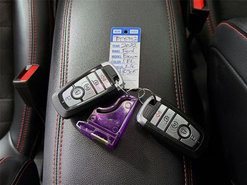 Used 2022 Ford Escape SEL w/ SEL Stealth AWD Package image 28