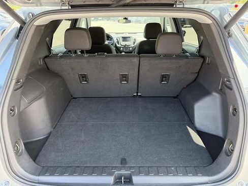 Used 2024 Chevrolet Equinox LT FWD image 9