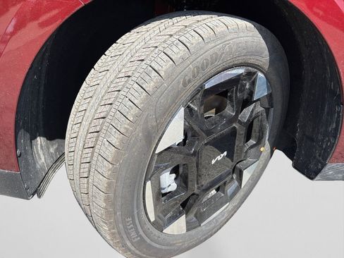 New 2025 Kia Carnival EX image 19