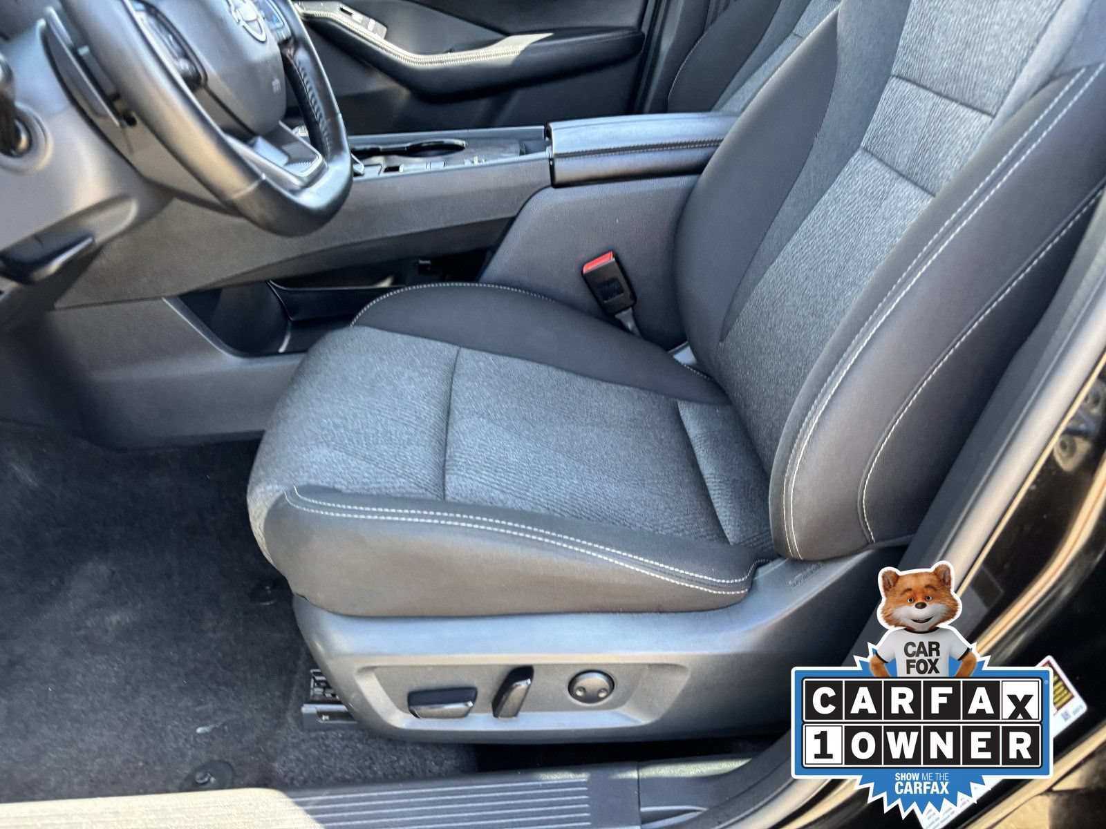 Certified 2025 Nissan Rogue SV FWD image 21