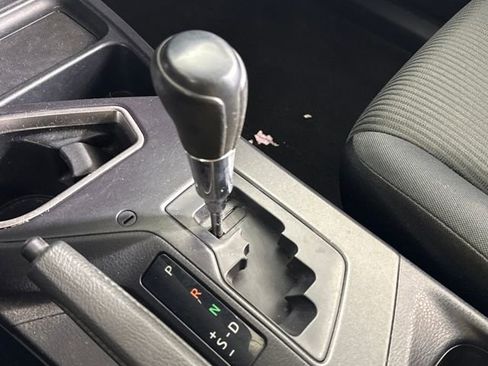 Used 2018 Toyota RAV4 LE image 25