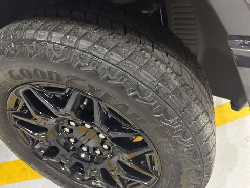 Certified 2025 GMC Hummer EV 2X image 41