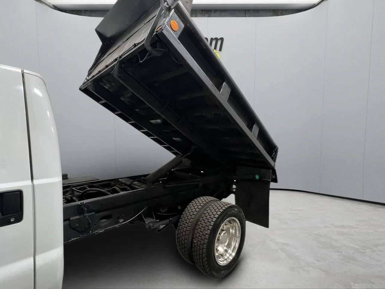 Used 2007 Ford F450 2WD Regular Cab Super Duty image 40