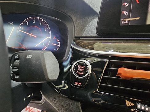 Used 2019 BMW 540i xDrive image 38