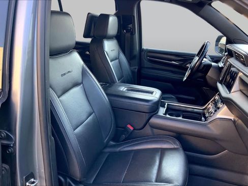 Used 2021 GMC Yukon Denali AWD/4WD image 9