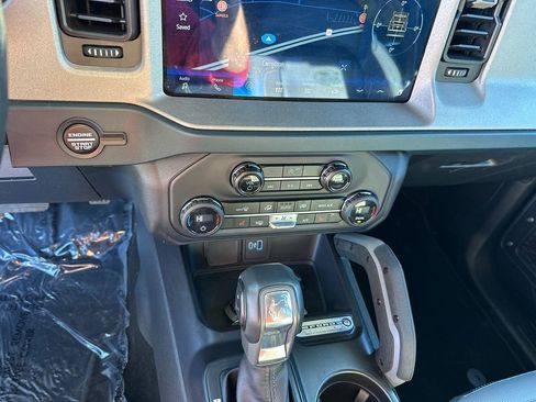 Used 2024 Ford Bronco Outer Banks image 32