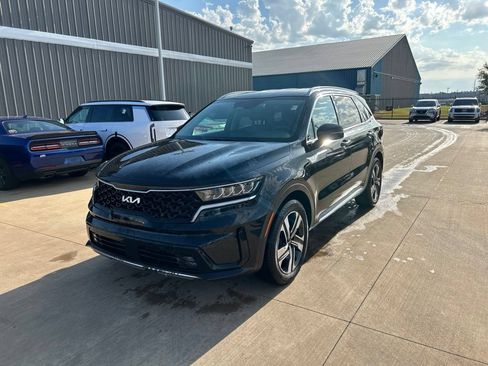 Used 2023 Kia Sorento EX AWD/4WD image 1