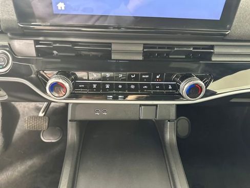 Used 2024 Honda Prologue EX image 23