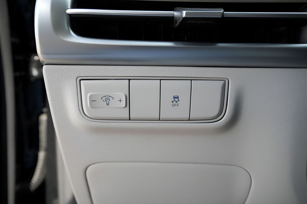 Certified 2026 Hyundai Tucson SE FWD image 24