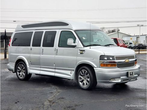 Used 2023 Chevrolet Express 2500 image 21