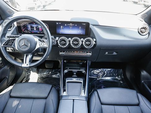 Certified 2025 Mercedes-Benz GLA 250 image 10