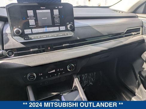 Used 2024 Mitsubishi Outlander SE FWD image 30