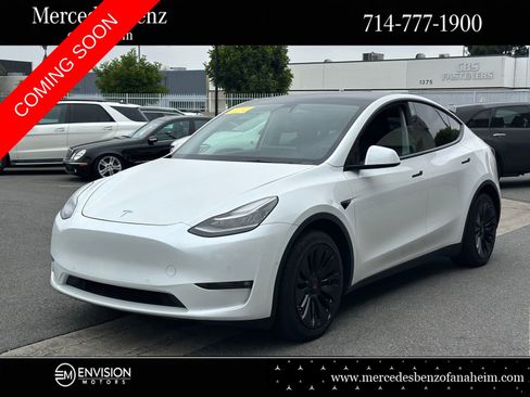 Used 2021 Tesla Model Y Long Range AWD/4WD image 1
