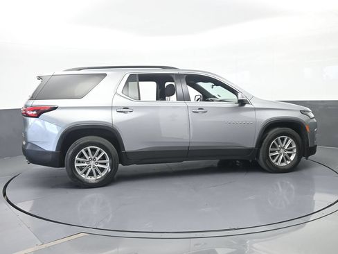 Used 2023 Chevrolet Traverse LT FWD image 7