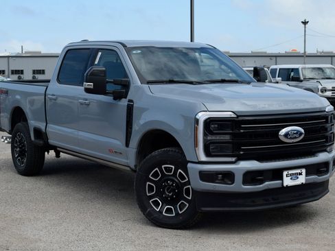 New 2026 Ford F250 Platinum image 3