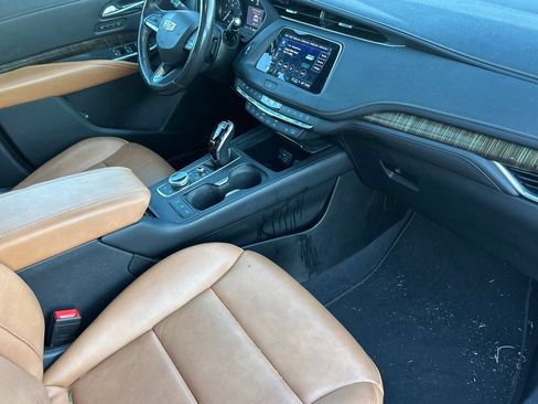 Used 2021 Cadillac XT4 Sport image 19