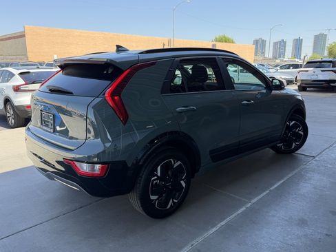 Used 2025 Kia Niro Wind FWD image 4