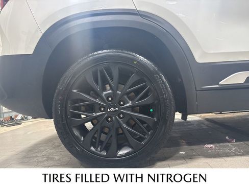 Used 2022 Kia Seltos Nightfall Edition image 24