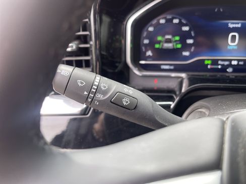 Used 2025 Chevrolet Silverado 1500 LT image 25