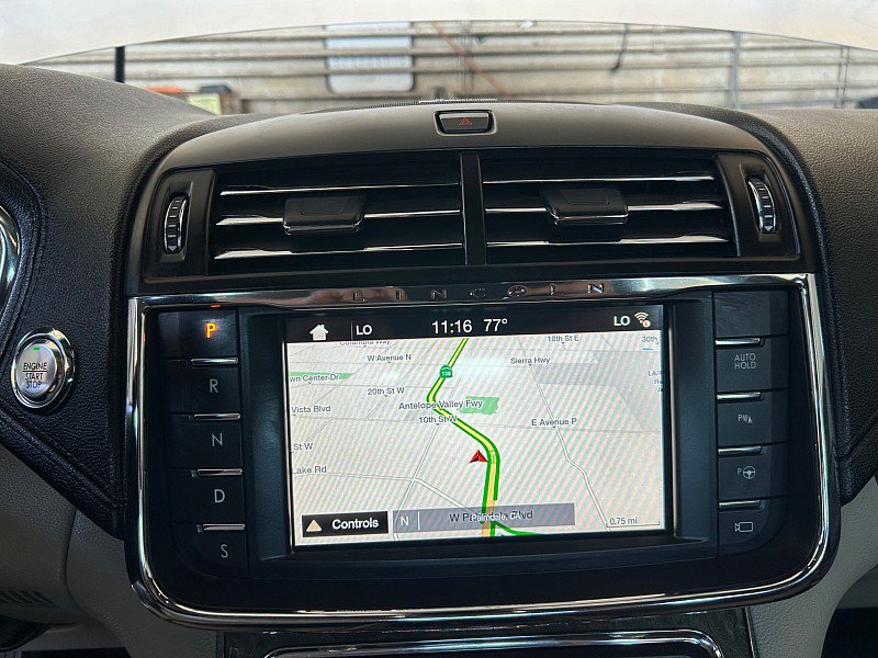 Used 2018 Lincoln Continental Reserve AWD/4WD image 24