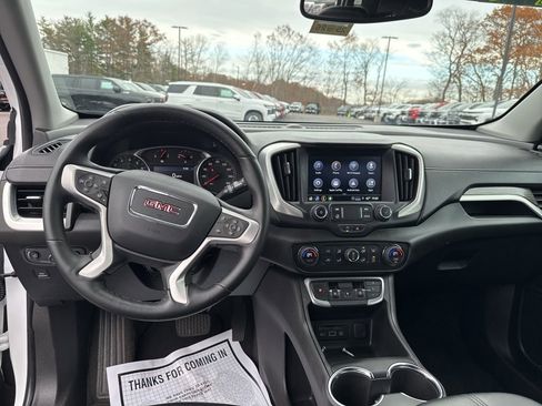 Used 2024 GMC Terrain SLT image 22
