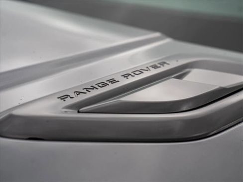 Used 2021 Land Rover Range Rover Sport HST image 8