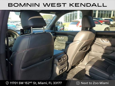 Used 2023 Honda Pilot TrailSport image 18