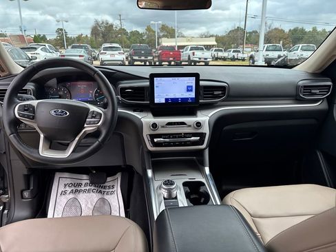 Used 2023 Ford Explorer XLT w/ Equipment Group 202A image 13