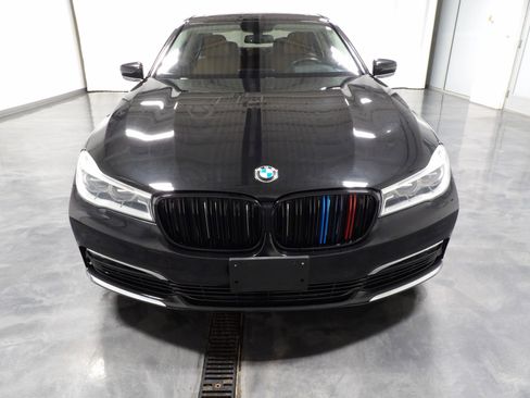 Used 2016 BMW 750i xDrive image 3