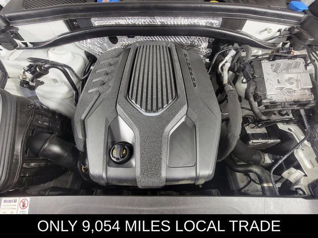 Used 2024 Porsche Macan AWD/4WD image 34