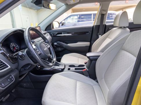 Used 2023 Kia Seltos SX AWD/4WD image 12