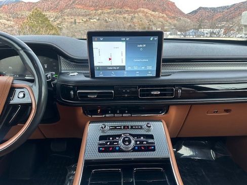 Used 2022 Lincoln Aviator Black Label Grand Touring w/ Class IV Trailer Tow Package image 14