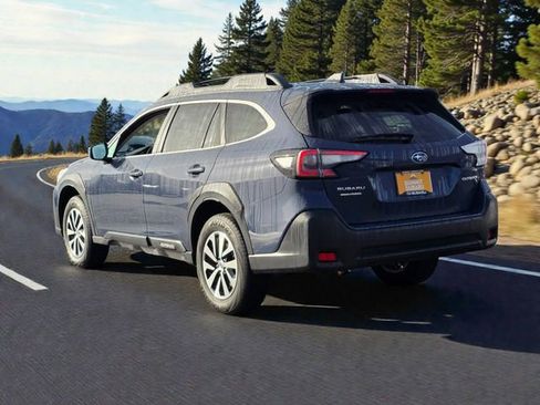 Certified 2025 Subaru Outback Premium image 5