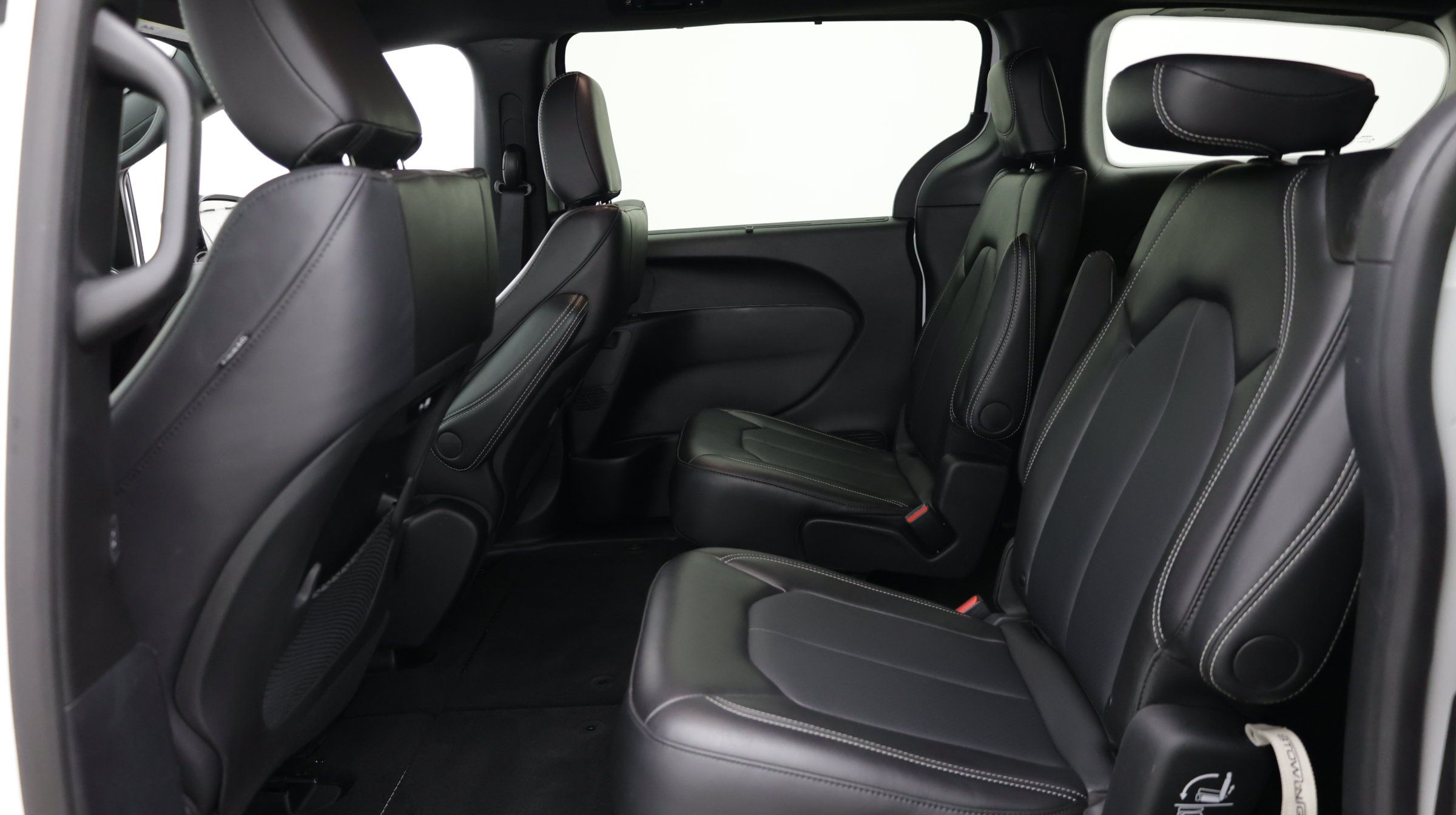 Used 2026 Chrysler Pacifica Select FWD image 27