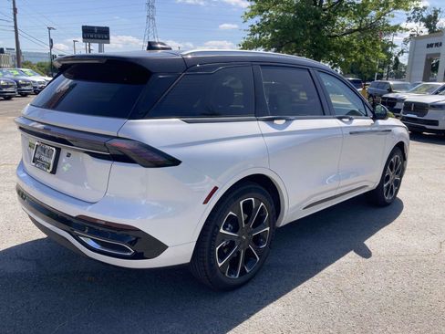 New 2026 Lincoln Nautilus Reserve AWD/4WD image 3