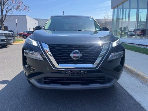 Used 2023 Nissan Rogue SV FWD image 2