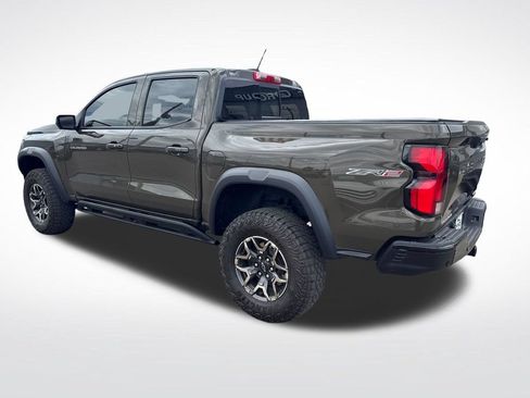 Used 2024 Chevrolet Colorado ZR2 w/ Technology Package AWD/4WD image 4
