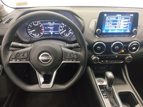 Used 2025 Nissan Sentra SV FWD image 22