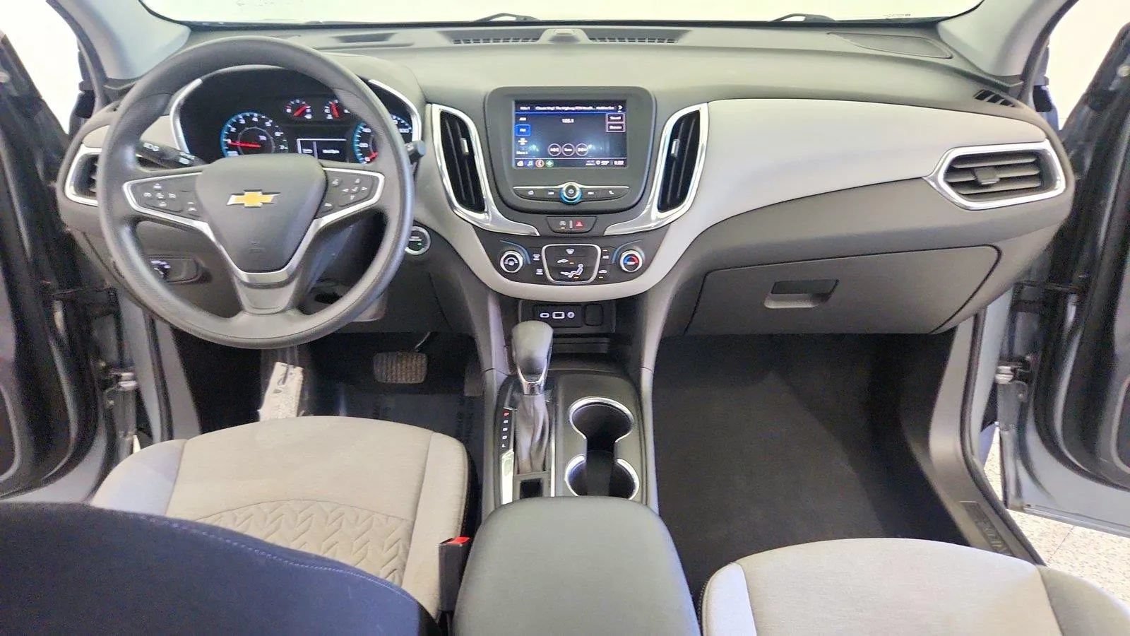 Used 2023 Chevrolet Equinox LS FWD image 25