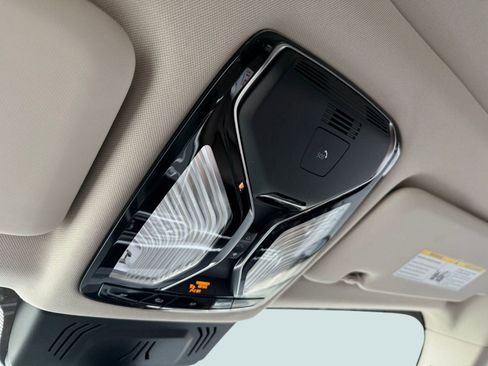 Used 2021 BMW X7 xDrive40i w/ Premium Package image 17